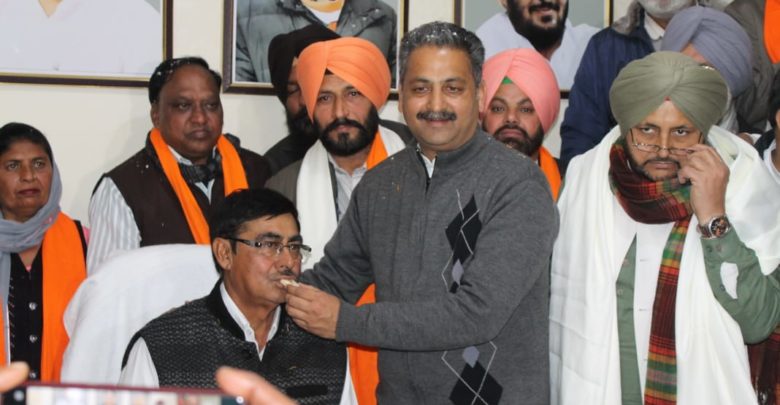 ਕੈਬਨਿਟ ਮੰਤਰੀ ਸਿੰਗਲਾ ਦੀ ਹਾਜ਼ਰੀ ਵਿੱਚ ਚੇਅਰਮੈਨ ਅਤੇ ਵਾਈਸ ਚੇਅਰਮੈਨ ਨੇ ਅਹੁਦਾ ਸੰਭਾਲਿਆ