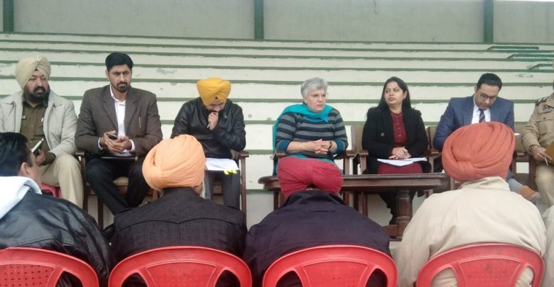 ਗਣਤੰਤਰ ਦਿਵਸ ਮੌਕੇ ਵੱਖ-ਵੱਖ ਵਿਭਾਗਾਂ ਵੱਲੋਂ ਕੱਢੀਆਂ ਜਾਣ ਵਾਲੀਆਂ ਝਾਕੀਆਂ ਹੋਣਗੀਆਂ ਖਿੱਚ ਦਾ ਕੇਂਦਰ- ਅੰਮ੍ਰਿਤ ਕੌਰ ਗਿੱਲ