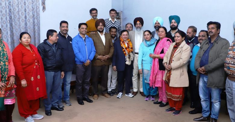 ਡੀ.ਪੀ.ਆਰ.ਓ. ਪਟਿਆਲਾ ਦੇ ਕਰਮਚਾਰੀ ਪ੍ਰੇਮ ਬਹਾਦਰ 35 ਸਾਲਾਂ ਦੀ ਸ਼ਾਨਦਾਰ ਸੇਵਾ ਮਗਰੋਂ ਸੇਵਾ ਮੁਕਤ