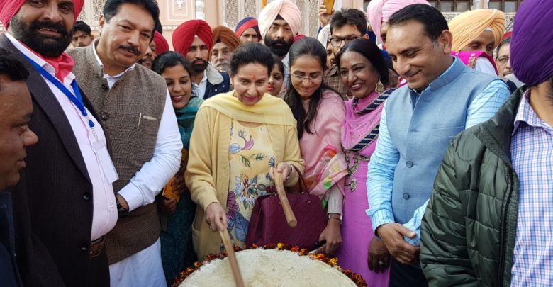 ਕਰਾਫ਼ਟ ਮੇਲਾ-2020-ਪਰਨੀਤ ਕੌਰ ਨੇ ਨਗਾਰਾ ਵਜਾਕੇ ਕਰਾਫ਼ਟ ਮੇਲੇ ਦੀ ਕਰਵਾਈ ਸ਼ੁਰੂਆਤ