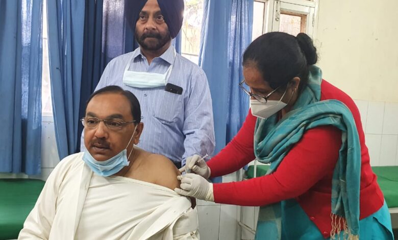 Trendsetter- Commissioner Patiala division gets Covid jab; inspected Fatehgarh Sahib District
