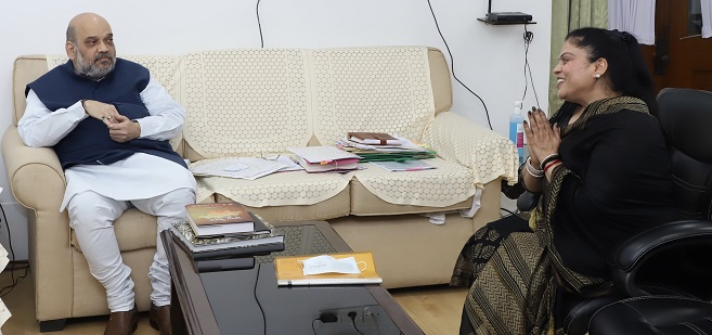 Nodeep Kaur case-home minister assures resolution; jail superintendent denies permission