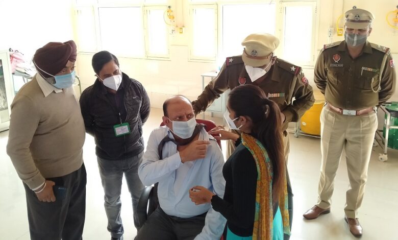 Vigilance bureau chief Uppal takes Covid vaccine jab; urged officials for early vaccination