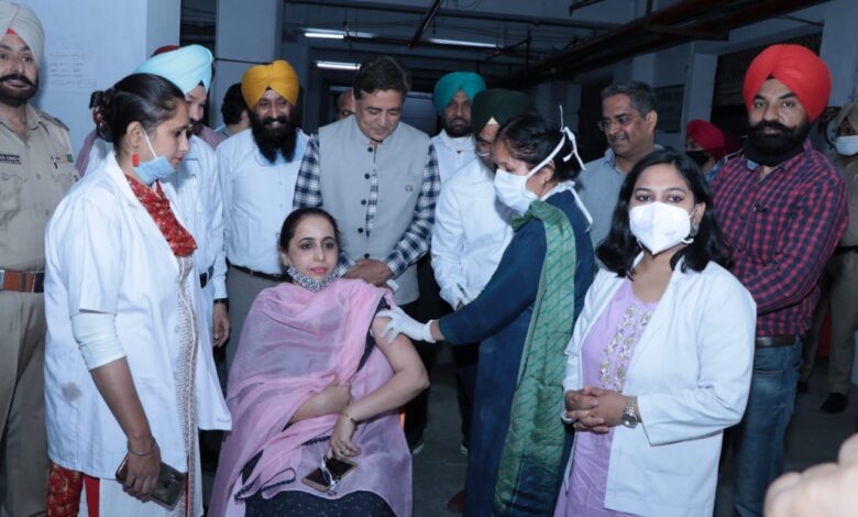 PSPCL officers/officials must take Covid 19 vaccination for their safety: R.P.Pandove